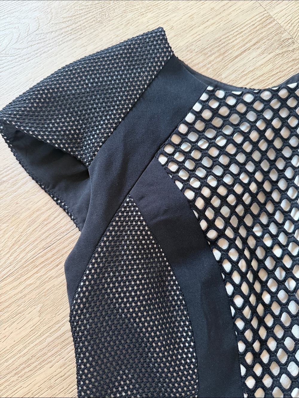 Black and Cream Mesh Panel Cap Sleeve Mini Dress - Picture 2 of 3